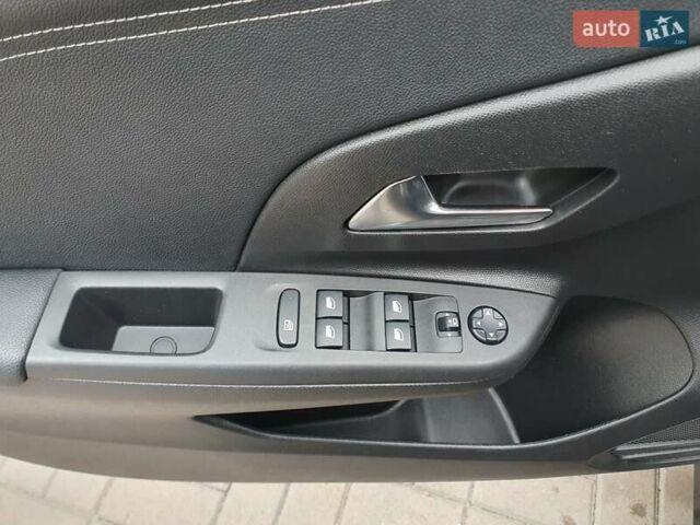 Черный Опель Корса, объемом двигателя 1.2 л и пробегом 57 тыс. км за 12599 $, фото 58 на Automoto.ua