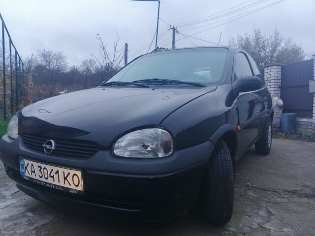 Черный Опель Корса, объемом двигателя 1.2 л и пробегом 234 тыс. км за 2200 $, фото 1 на Automoto.ua