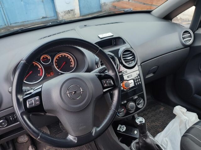 Опель Корса 2010 в Николаеве на Automoto.ua Черный Опель Корса, объемом двигателя 1.2 л и пробегом 236 тыс. км за 4400 $, фото 2 на Automoto.ua
