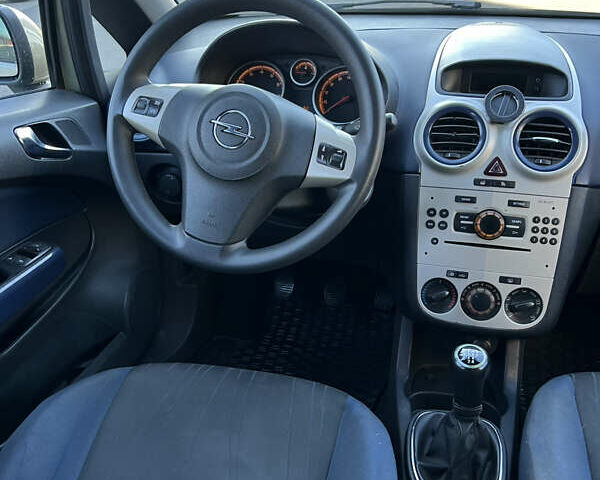 Коричневый Опель Корса, объемом двигателя 1.2 л и пробегом 260 тыс. км за 2900 $, фото 9 на Automoto.ua