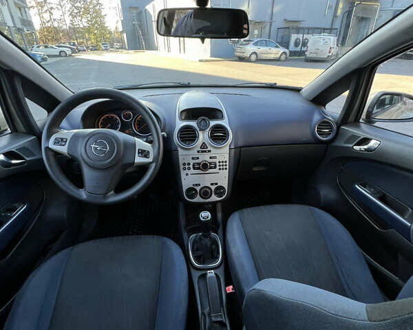 Коричневий Опель Корса, об'ємом двигуна 1.2 л та пробігом 260 тис. км за 2650 $, фото 13 на Automoto.ua
