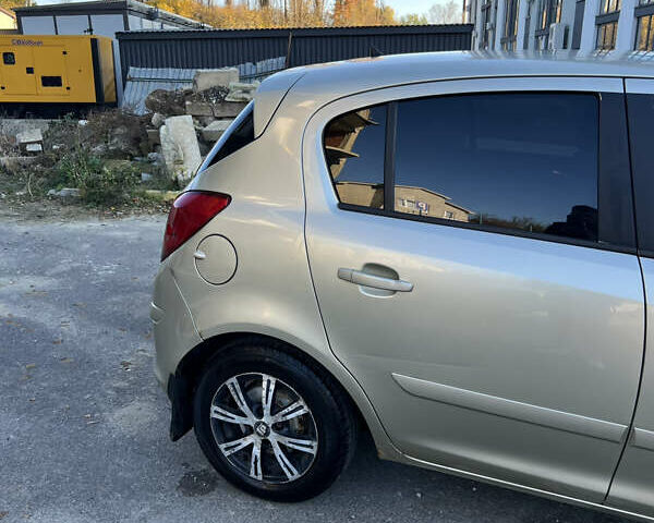 Коричневый Опель Корса, объемом двигателя 1.2 л и пробегом 260 тыс. км за 2900 $, фото 8 на Automoto.ua