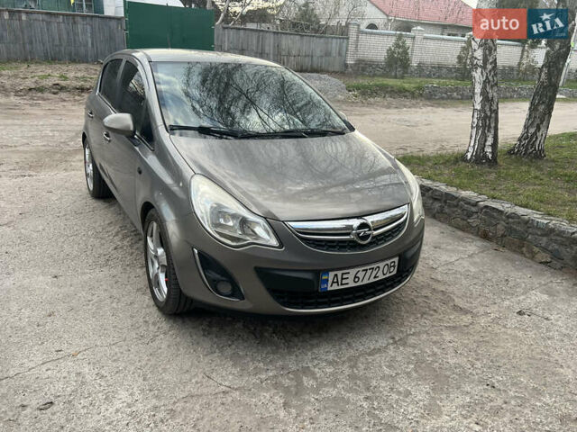 Коричневий Опель Корса, об'ємом двигуна 1.3 л та пробігом 237 тис. км за 5700 $, фото 3 на Automoto.ua