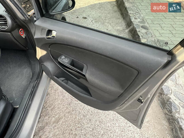 Коричневый Опель Корса, объемом двигателя 1.3 л и пробегом 237 тыс. км за 5700 $, фото 19 на Automoto.ua