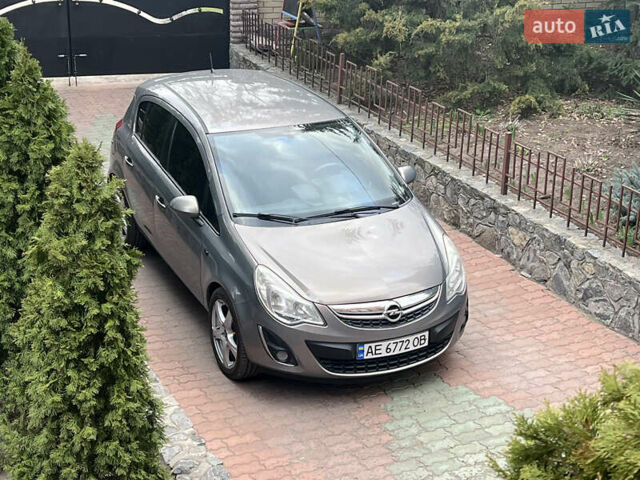 Коричневый Опель Корса, объемом двигателя 1.3 л и пробегом 237 тыс. км за 5700 $, фото 23 на Automoto.ua