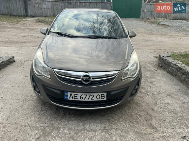 Коричневый Опель Корса, объемом двигателя 1.3 л и пробегом 237 тыс. км за 5700 $, фото 2 на Automoto.ua
