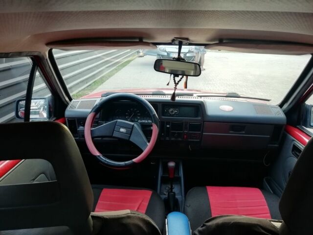 Красный Опель Корса, объемом двигателя 1 л и пробегом 1000 тыс. км за 544 $, фото 4 на Automoto.ua