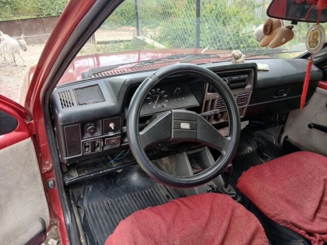 Красный Опель Корса, объемом двигателя 1.2 л и пробегом 3 тыс. км за 381 $, фото 5 на Automoto.ua