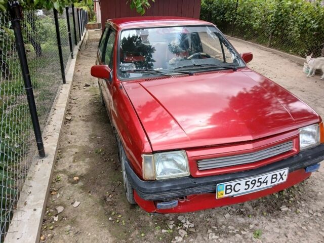 Красный Опель Корса, объемом двигателя 1.2 л и пробегом 3 тыс. км за 381 $, фото 2 на Automoto.ua