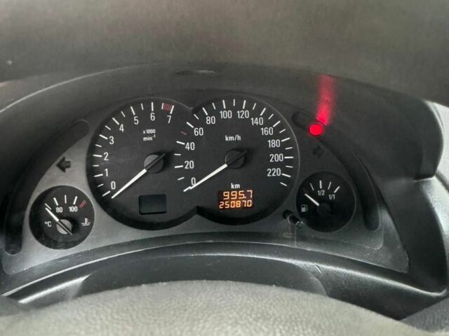 Опель Корса 2002 в Бурштыне на Automoto.ua Красный Опель Корса, объемом двигателя 1.2 л и пробегом 250 тыс. км за 1920 $, фото 4 на Automoto.ua