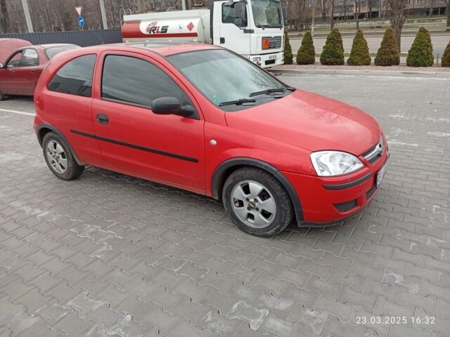 Червоний Опель Корса, об'ємом двигуна 1 л та пробігом 270 тис. км за 2936 $, фото 1 на Automoto.ua