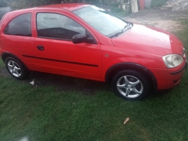 Красный Опель Корса, объемом двигателя 1 л и пробегом 279 тыс. км за 2500 $, фото 2 на Automoto.ua