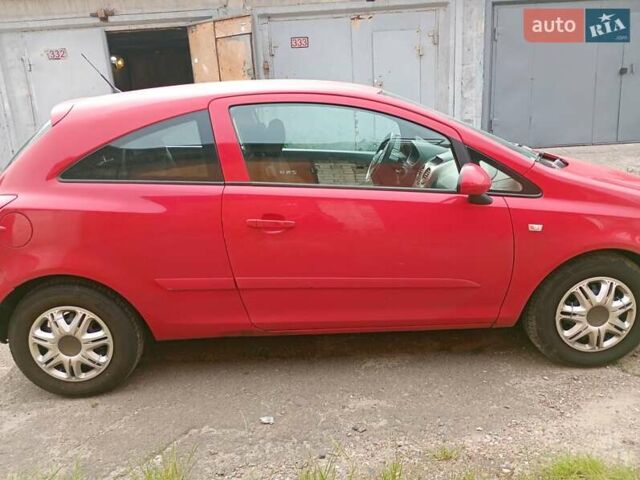 Красный Опель Корса, объемом двигателя 1.23 л и пробегом 270 тыс. км за 3300 $, фото 2 на Automoto.ua