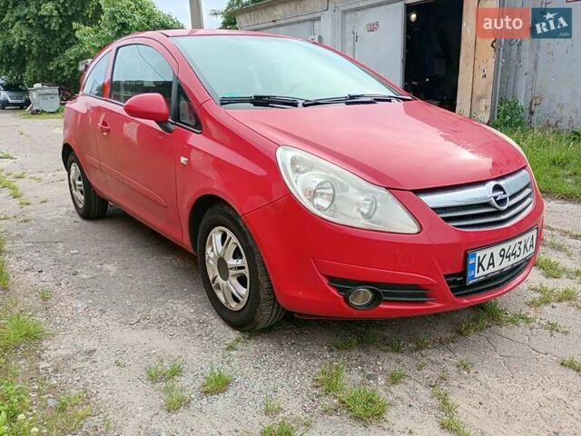 Красный Опель Корса, объемом двигателя 1.23 л и пробегом 270 тыс. км за 3300 $, фото 4 на Automoto.ua