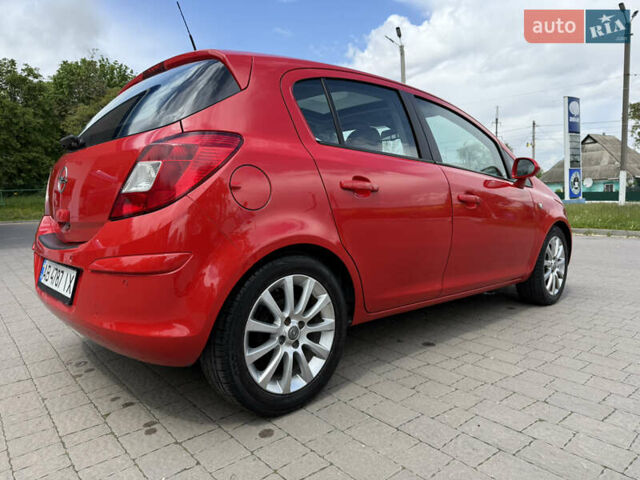 Красный Опель Корса, объемом двигателя 1.23 л и пробегом 127 тыс. км за 6600 $, фото 20 на Automoto.ua