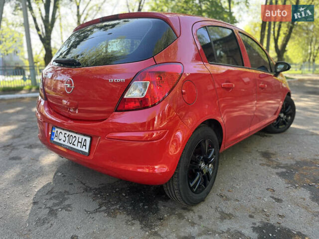 Красный Опель Корса, объемом двигателя 1.3 л и пробегом 205 тыс. км за 4850 $, фото 3 на Automoto.ua