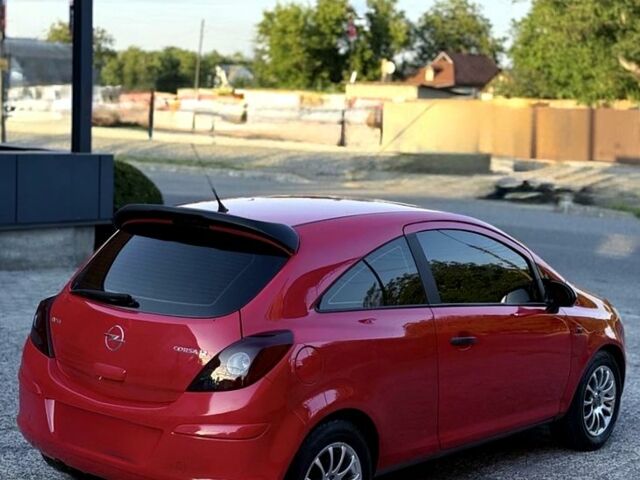 Красный Опель Корса, объемом двигателя 1.2 л и пробегом 147 тыс. км за 4950 $, фото 2 на Automoto.ua