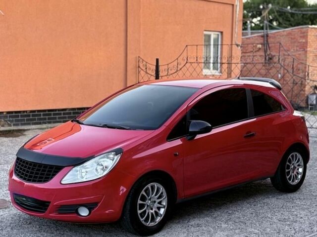 Красный Опель Корса, объемом двигателя 1.2 л и пробегом 147 тыс. км за 4950 $, фото 1 на Automoto.ua