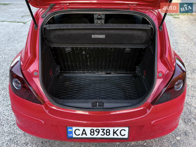 Красный Опель Корса, объемом двигателя 1.23 л и пробегом 130 тыс. км за 4400 $, фото 8 на Automoto.ua