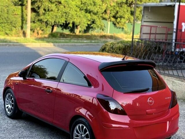 Красный Опель Корса, объемом двигателя 1.2 л и пробегом 147 тыс. км за 4950 $, фото 3 на Automoto.ua