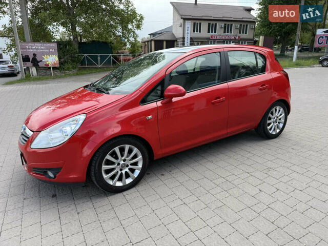 Красный Опель Корса, объемом двигателя 1.23 л и пробегом 127 тыс. км за 6600 $, фото 2 на Automoto.ua