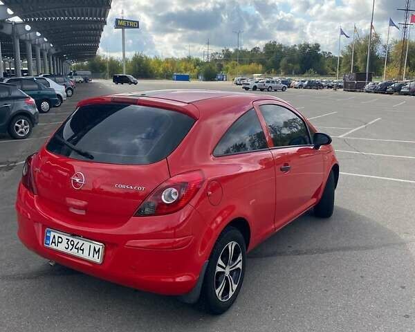 Красный Опель Корса, объемом двигателя 1.25 л и пробегом 251 тыс. км за 4600 $, фото 2 на Automoto.ua