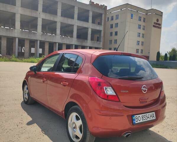 Красный Опель Корса, объемом двигателя 1.36 л и пробегом 184 тыс. км за 6000 $, фото 1 на Automoto.ua