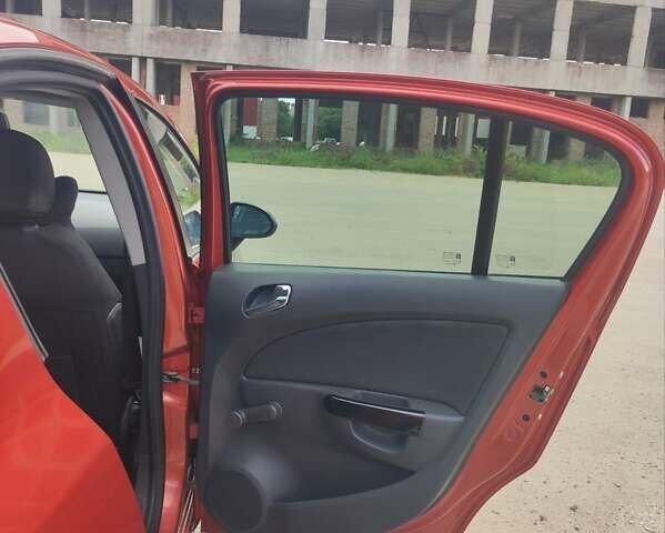 Красный Опель Корса, объемом двигателя 1.36 л и пробегом 184 тыс. км за 6000 $, фото 16 на Automoto.ua