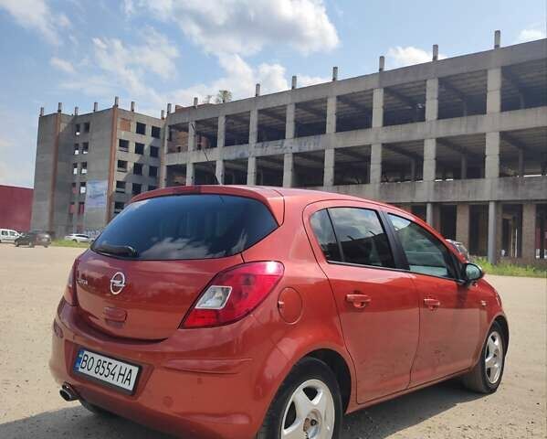 Красный Опель Корса, объемом двигателя 1.36 л и пробегом 184 тыс. км за 6000 $, фото 3 на Automoto.ua