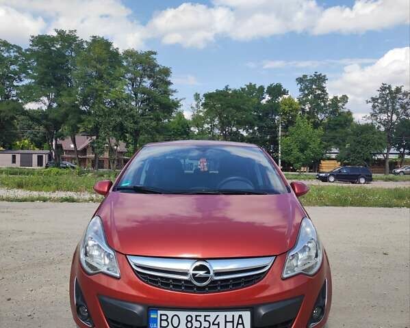 Красный Опель Корса, объемом двигателя 1.36 л и пробегом 184 тыс. км за 6000 $, фото 2 на Automoto.ua