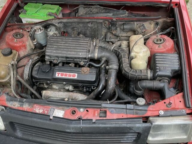 Красный Опель Корса, объемом двигателя 1.5 л и пробегом 3 тыс. км за 650 $, фото 6 на Automoto.ua