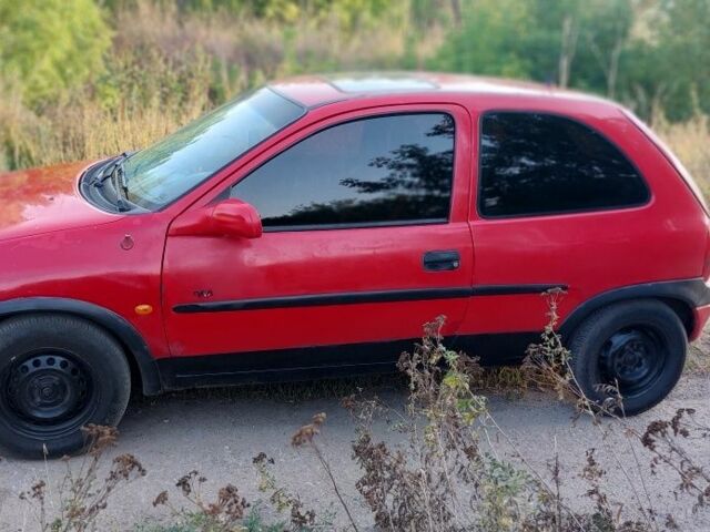Червоний Опель Корса, об'ємом двигуна 1.2 л та пробігом 256 тис. км за 1250 $, фото 2 на Automoto.ua