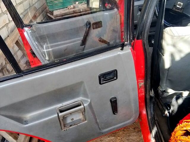 Червоний Опель Корса, об'ємом двигуна 1.2 л та пробігом 0 тис. км за 500 $, фото 6 на Automoto.ua