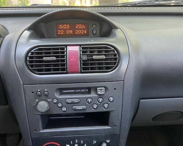 Опель Корса, объемом двигателя 1 л и пробегом 167 тыс. км за 3000 $, фото 12 на Automoto.ua