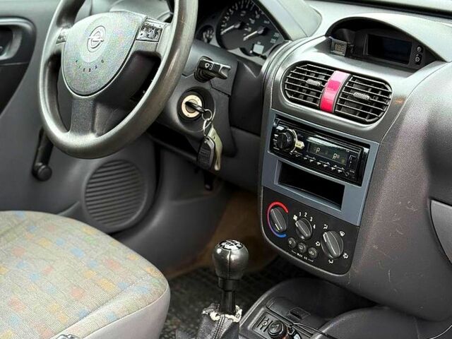 Опель Корса, об'ємом двигуна 1 л та пробігом 180 тис. км за 1950 $, фото 8 на Automoto.ua