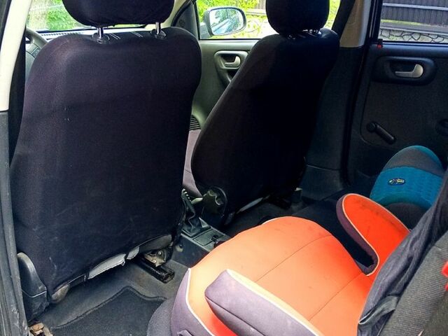 Опель Корса, объемом двигателя 1 л и пробегом 164 тыс. км за 3750 $, фото 2 на Automoto.ua