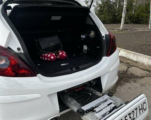 Опель Корса, об'ємом двигуна 1.23 л та пробігом 169 тис. км за 5800 $, фото 24 на Automoto.ua