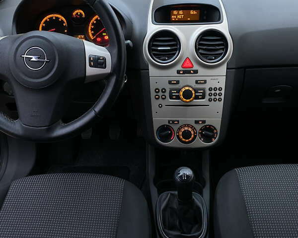Опель Корса, объемом двигателя 1.2 л и пробегом 194 тыс. км за 4999 $, фото 10 на Automoto.ua