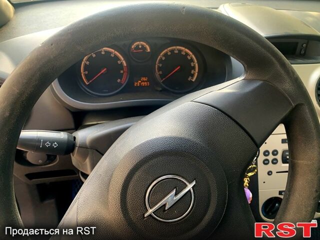 Опель Корса, объемом двигателя 1.2 л и пробегом 230 тыс. км за 5100 $, фото 7 на Automoto.ua