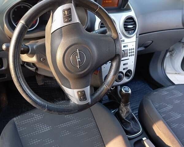Опель Корса, объемом двигателя 1.2 л и пробегом 264 тыс. км за 5100 $, фото 19 на Automoto.ua