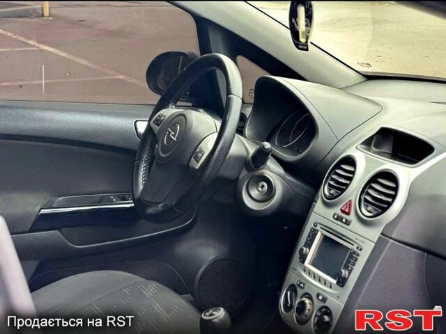 Опель Корса, объемом двигателя 1.3 л и пробегом 230 тыс. км за 4500 $, фото 6 на Automoto.ua