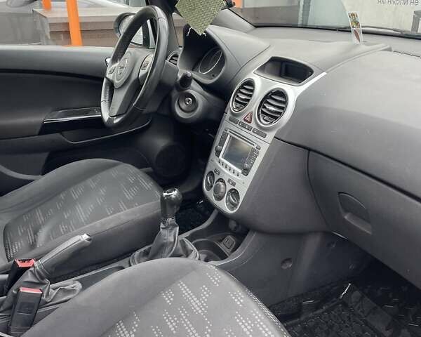 Опель Корса, объемом двигателя 1.25 л и пробегом 210 тыс. км за 6200 $, фото 3 на Automoto.ua