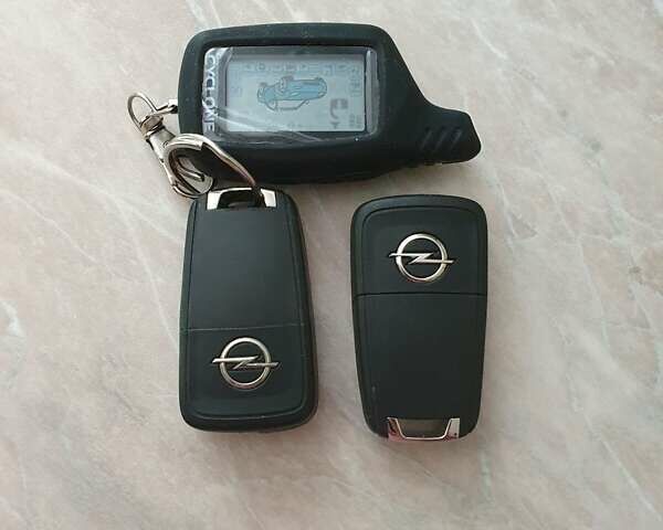 Опель Корса, объемом двигателя 1.23 л и пробегом 16 тыс. км за 8000 $, фото 8 на Automoto.ua