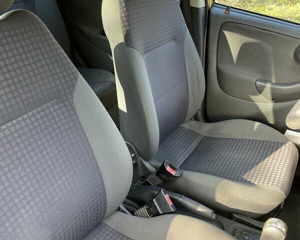 Опель Корса 2002 у Полтаві на Automoto.ua Жовтий Опель Корса, об'ємом двигуна 1.2 л та пробігом 192 тис. км за 3600 $, фото 24 на Automoto.ua