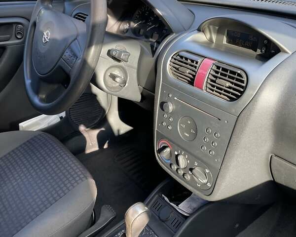 Опель Корса 2002 у Полтаві на Automoto.ua Жовтий Опель Корса, об'ємом двигуна 1.2 л та пробігом 192 тис. км за 3600 $, фото 25 на Automoto.ua