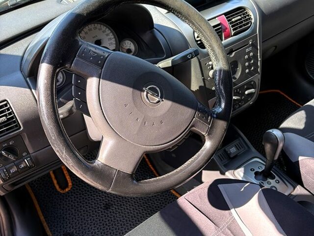 Жовтий Опель Корса, об'ємом двигуна 1.2 л та пробігом 34 тис. км за 3200 $, фото 3 на Automoto.ua