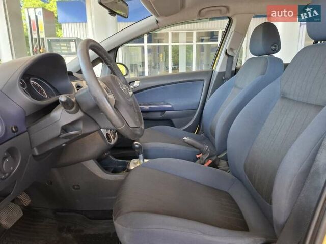 Жовтий Опель Корса, об'ємом двигуна 1.23 л та пробігом 170 тис. км за 6100 $, фото 13 на Automoto.ua