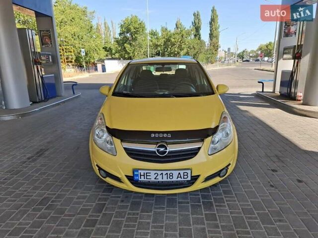 Жовтий Опель Корса, об'ємом двигуна 1.23 л та пробігом 170 тис. км за 6100 $, фото 2 на Automoto.ua