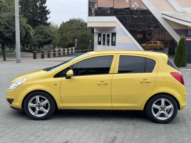 Желтый Опель Корса, объемом двигателя 1.4 л и пробегом 160 тыс. км за 4450 $, фото 7 на Automoto.ua
