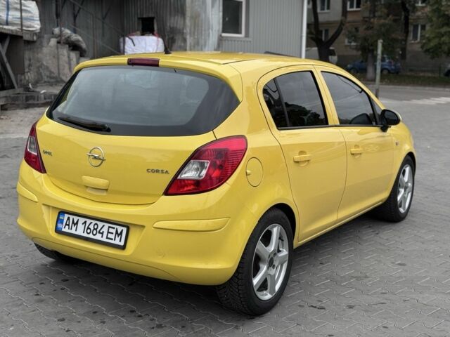 Желтый Опель Корса, объемом двигателя 1.4 л и пробегом 160 тыс. км за 4450 $, фото 4 на Automoto.ua
